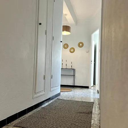 Chez Le Grand Apartment *